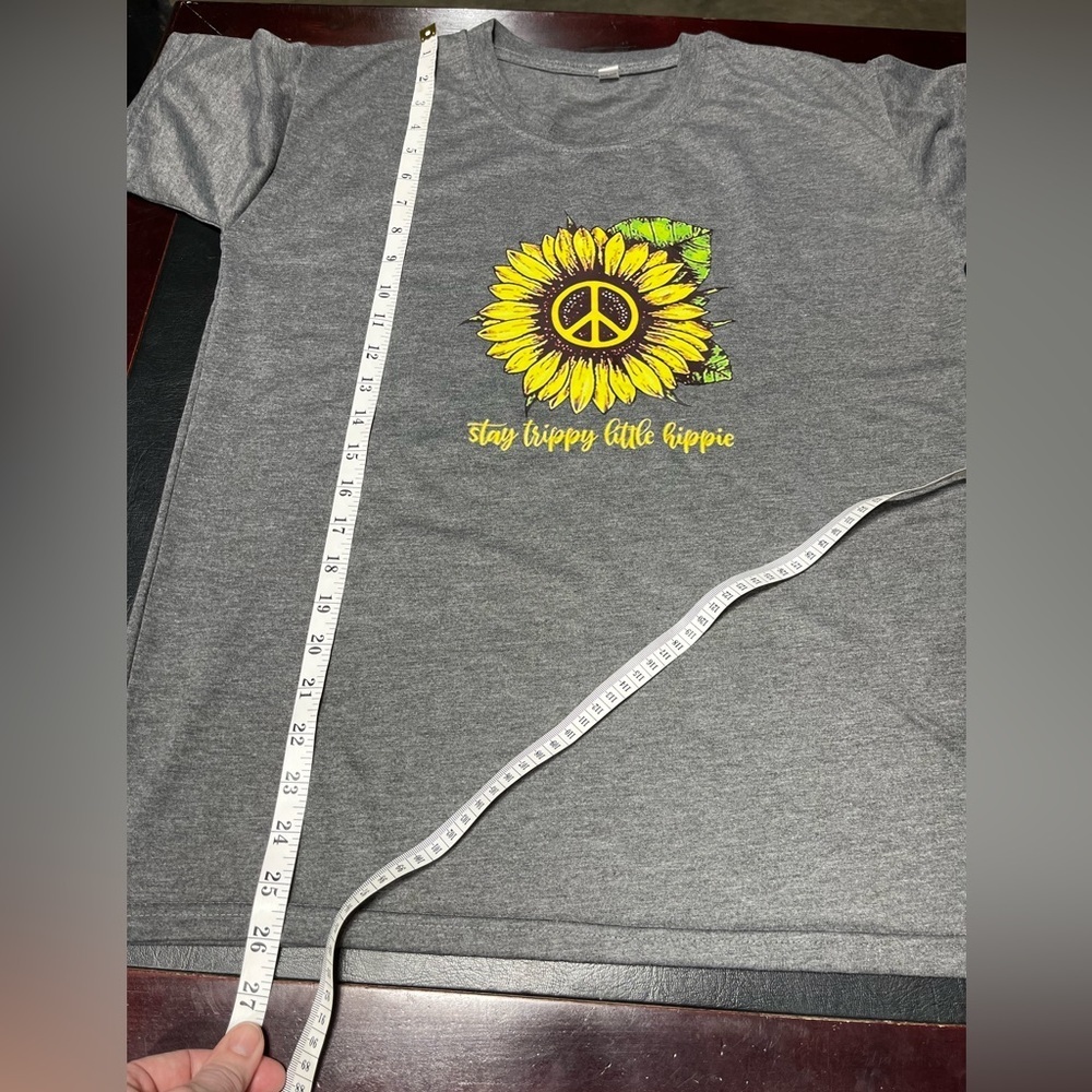 🔥”Stay trippy little hippie” gray tshirts - Picture 4 of 6